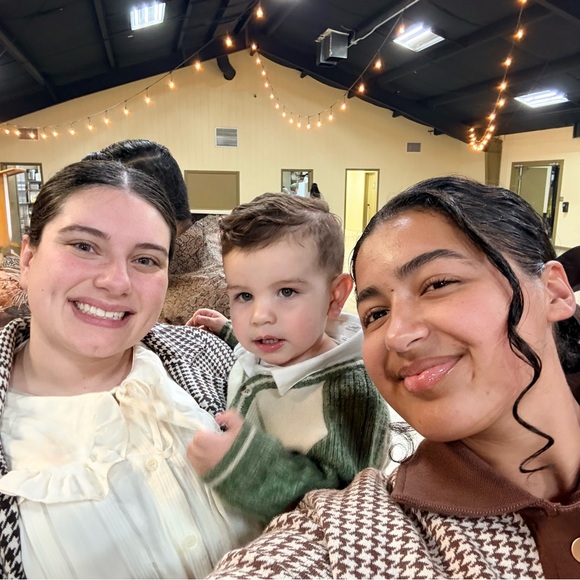 welcome to my closet, my name is makaylah 💐🪩 - Picture 3 of 12